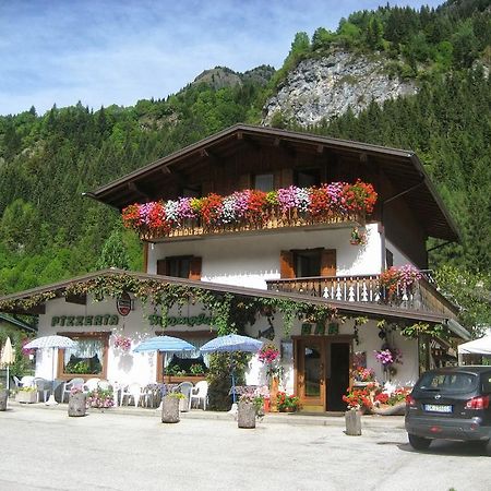 Affittacamere Pizzeria Marmolada Рокка-Пьеторе Экстерьер фото